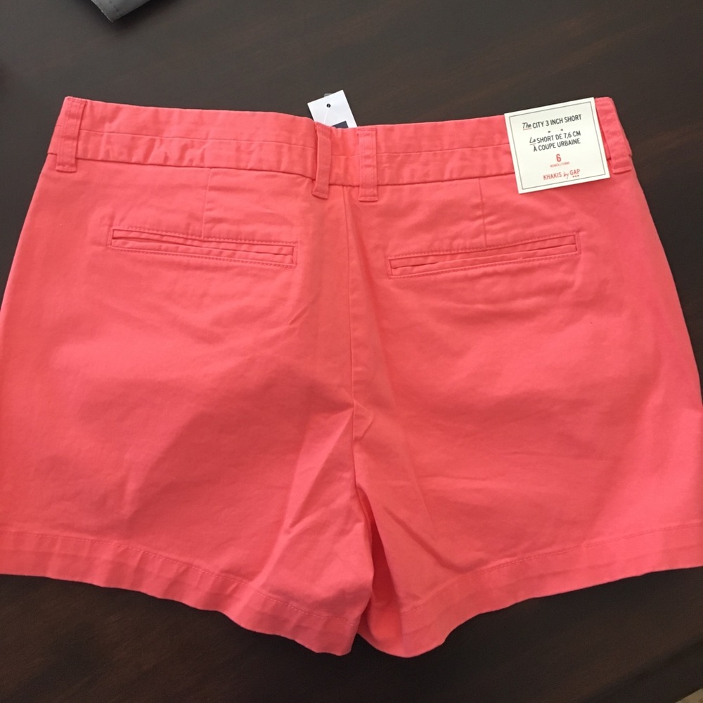2 Gap shorts
