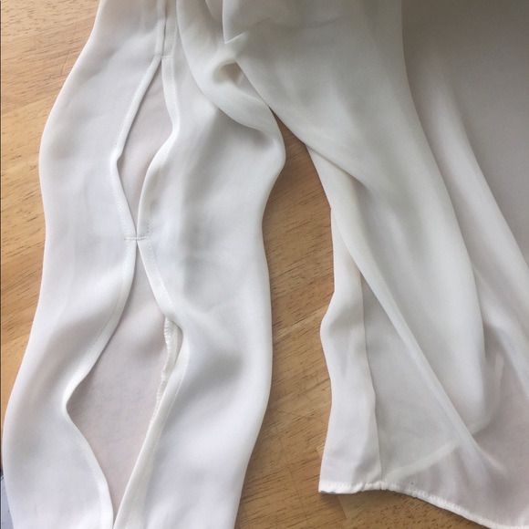 Jennifer Lopez sheer blouse - Picture 4 of 4