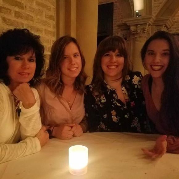 Meet your Posher, Antonia - Picture 1 of 1