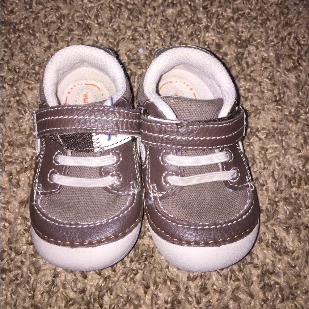 Stride rite Dawson walking shoes
