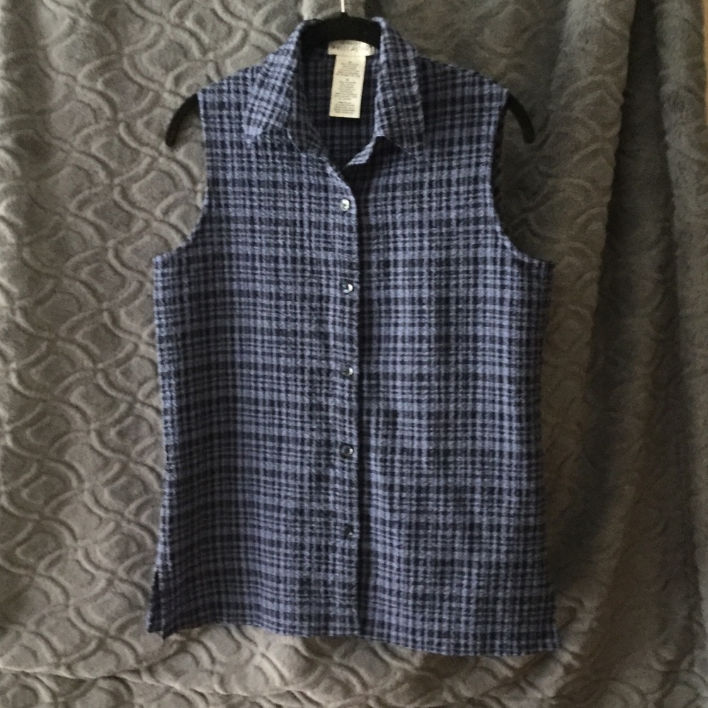 Closing Closet Sale! White stag shirt size M