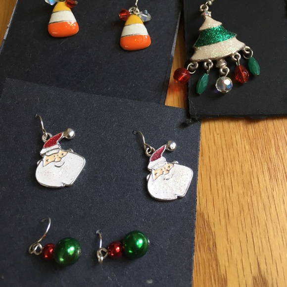 5 Pairs of Holiday Earrings - Picture 3 of 3