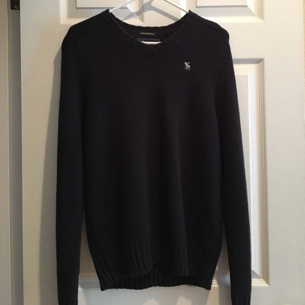Navy Abercrombie and Fitch wool cashmere sweater
