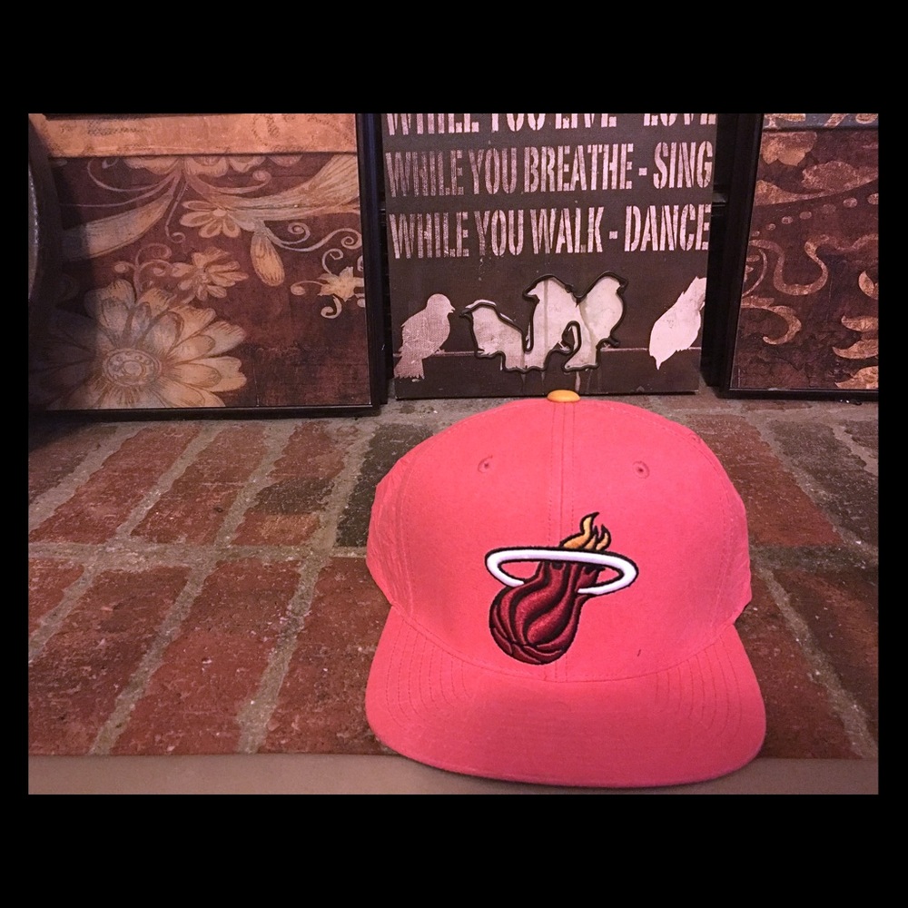 Mitchell & Ness Miami Heat Snapback Hat