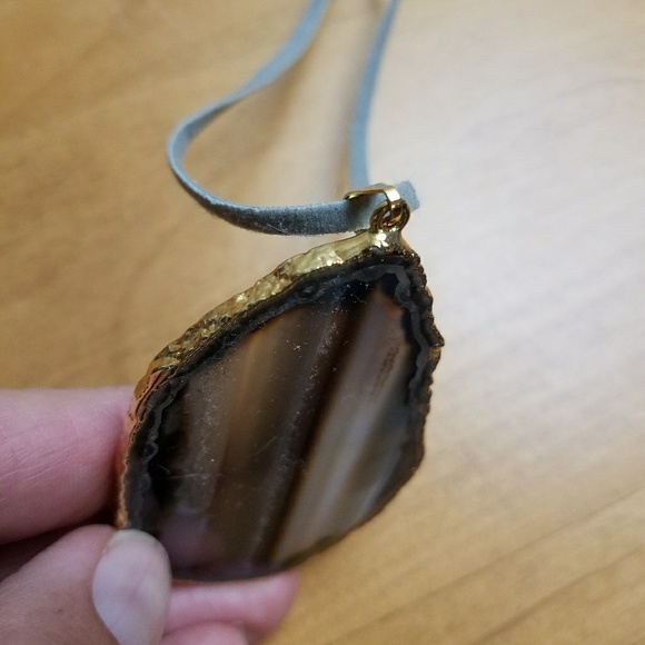 Agate Pendant trimmed in Gold - Picture 2 of 7