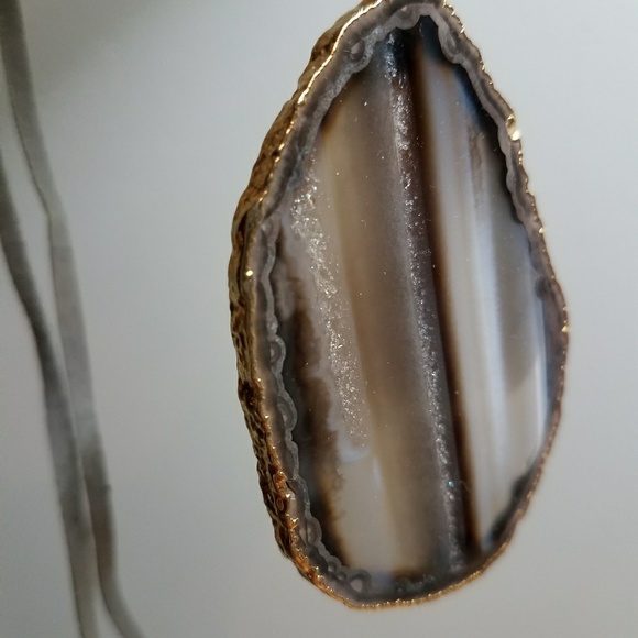 Agate Pendant trimmed in Gold - Picture 7 of 7