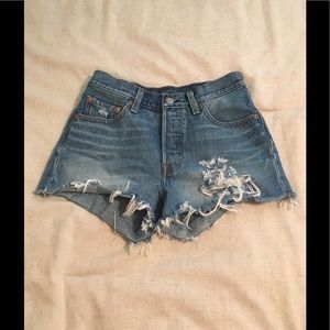 Cutoff denim shorts* 100% cotton
