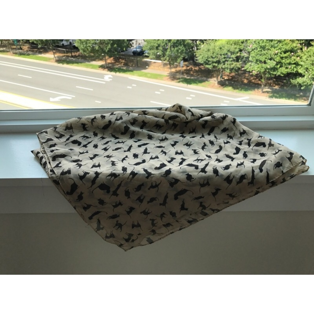 Sheer cat design scarf