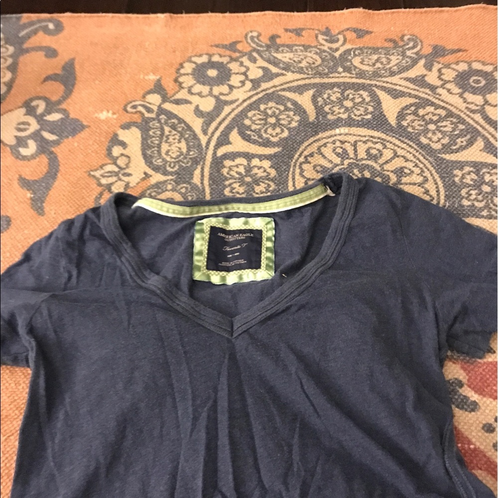 AEO navy tee