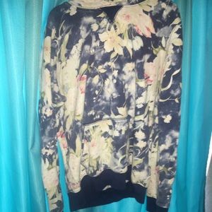 Girls sweater with flowers