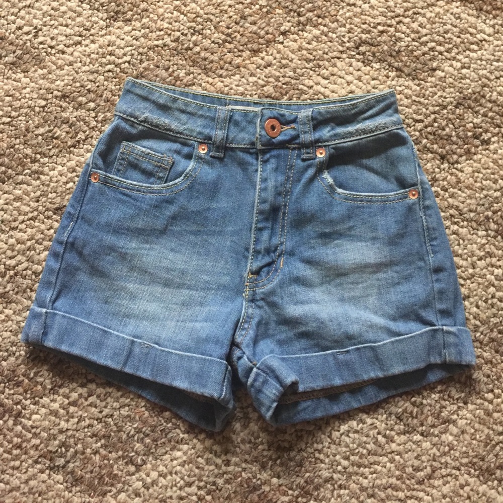 Bullhead mom shorts