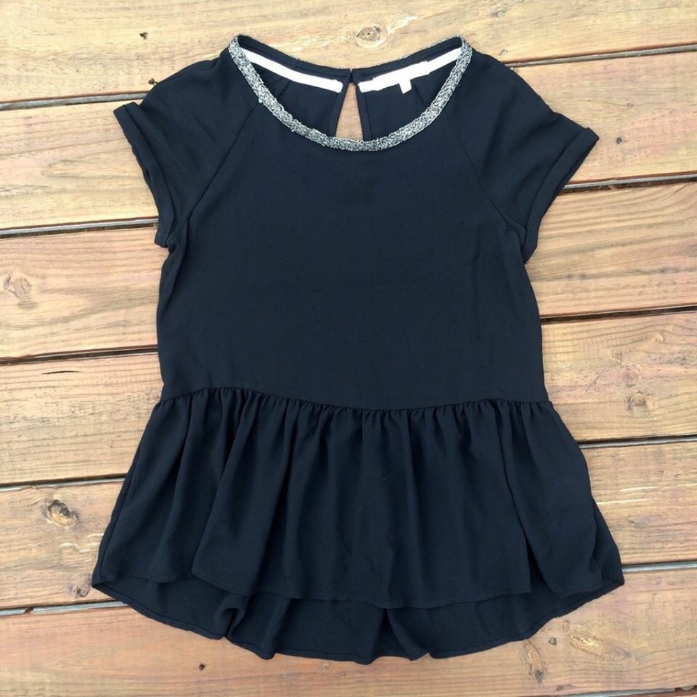 SOLD OUT! Black Flounce Hem Baby Doll Top