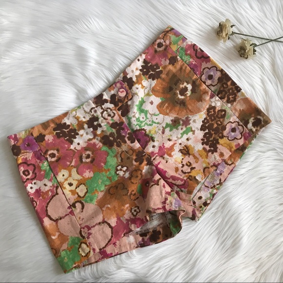 J. Crew Pants - J Crew Watercolor Floral Print Shorts / Pockets