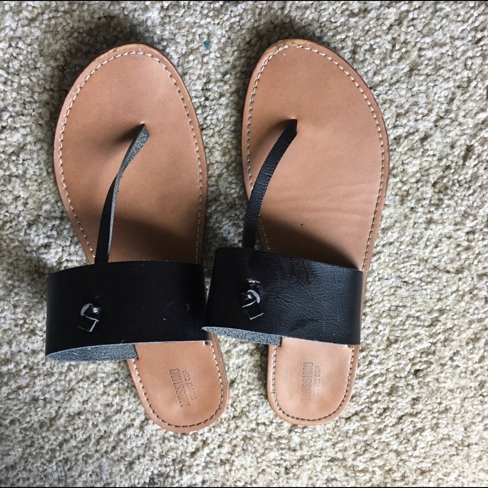 Black thong sandals