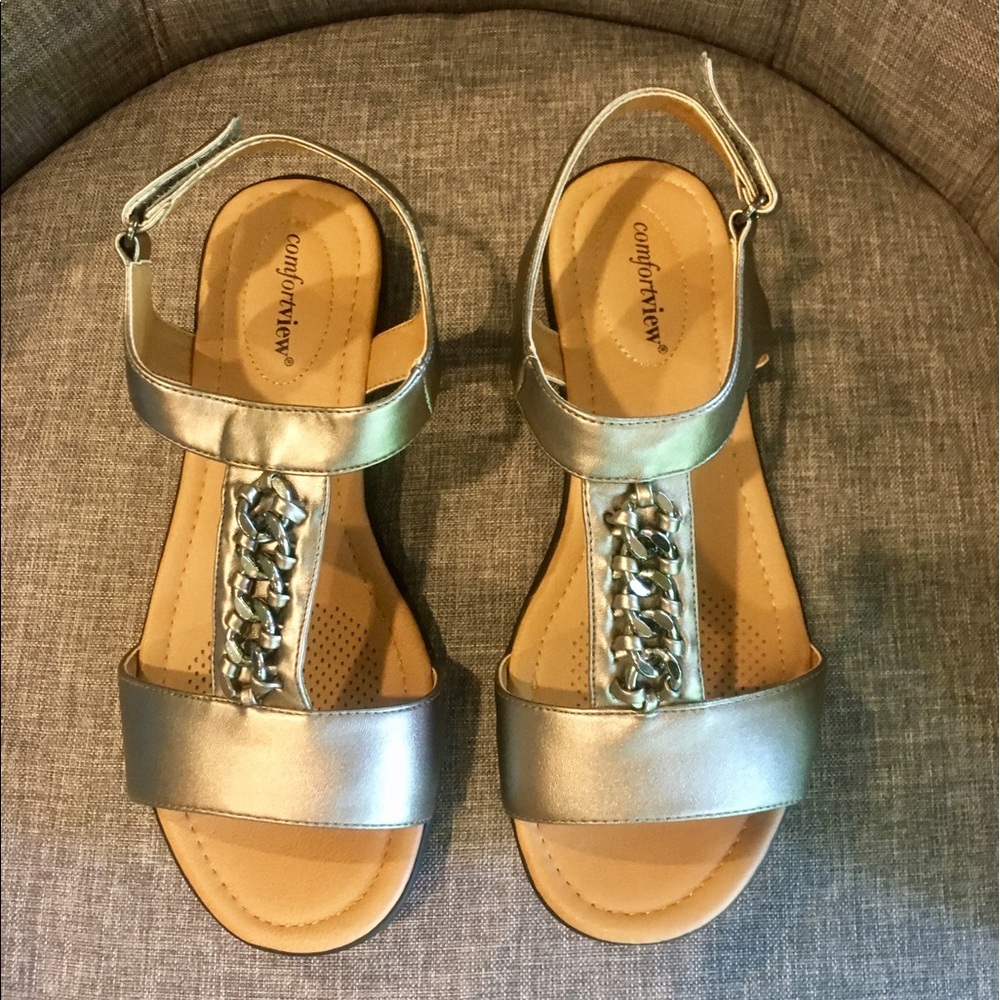 NWOT Comfortview Gold Sandals