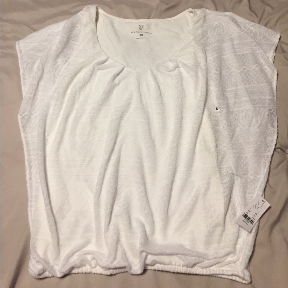 *NWT* White cotton top from New York & Company
