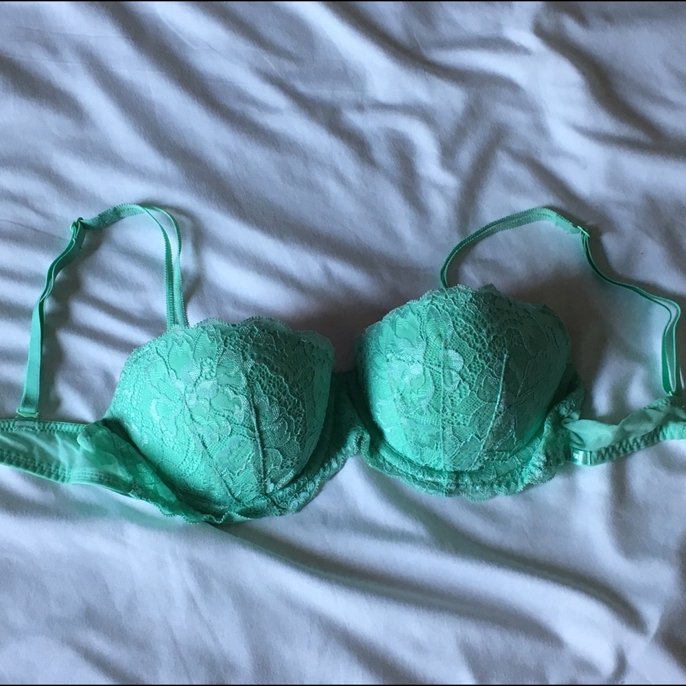 Victoria's Secret aqua push up bra