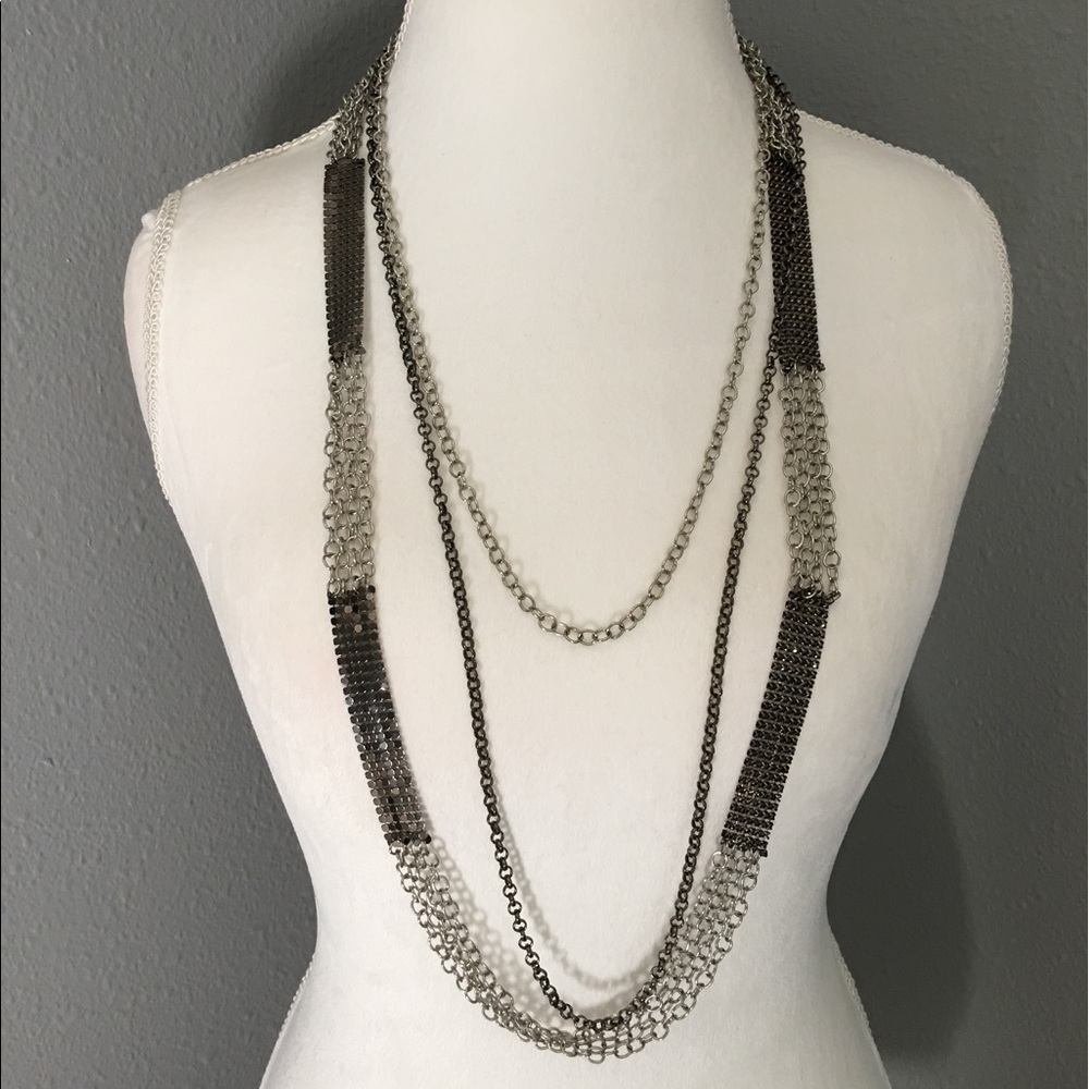 ♥️Black & silver pretty necklace♥️