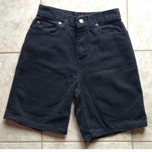 BLACK HIGH WAISTED SHORTS