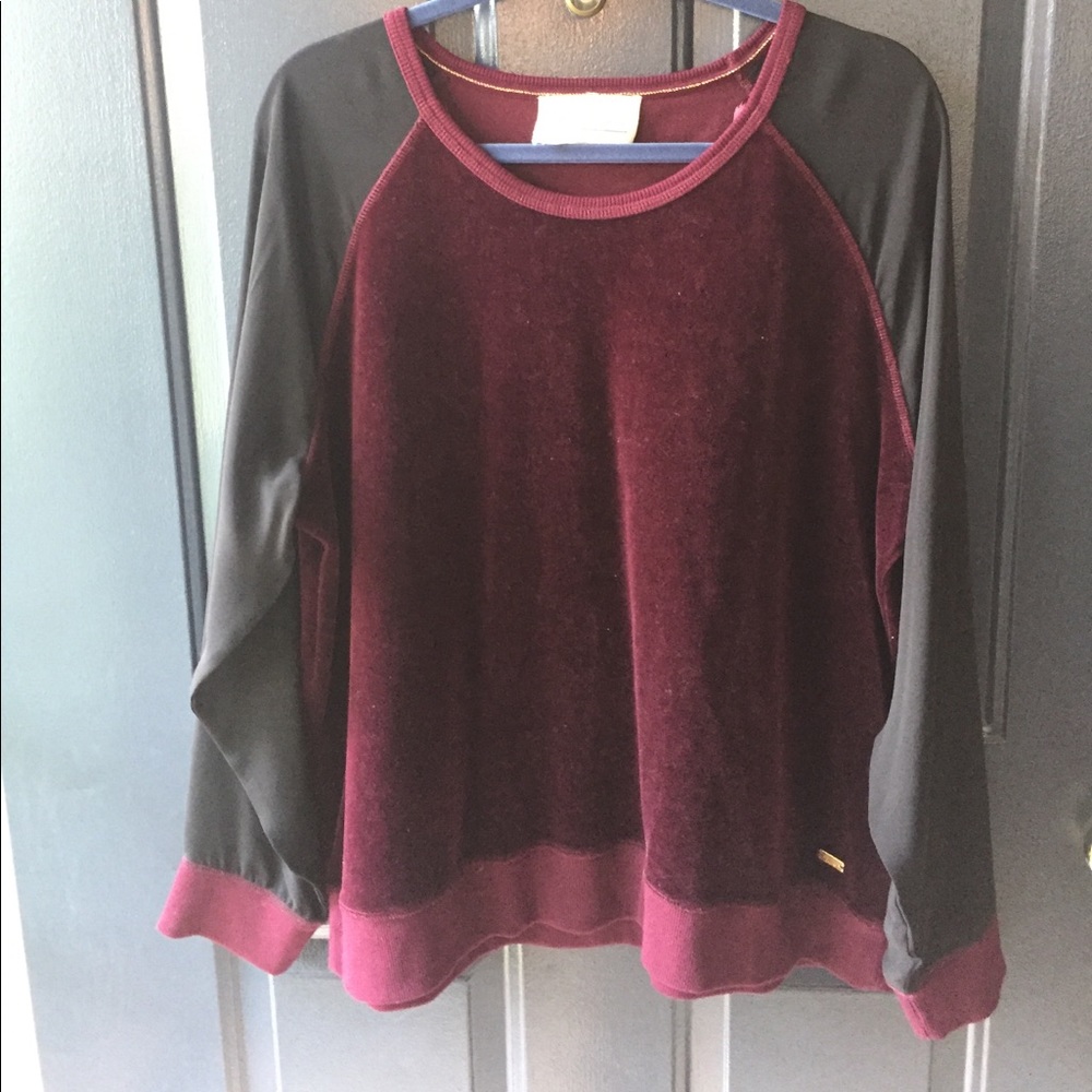 Vince Camuto Wine Sweater/Top