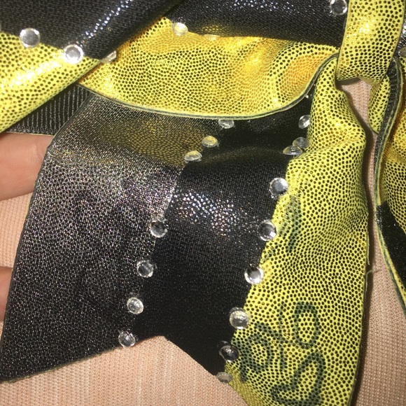 SIGNED GABI BUTLER WOODWARD BOW (Bows Of London)