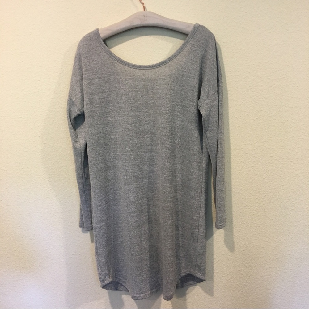 She In gray long sleeve t shirt dress