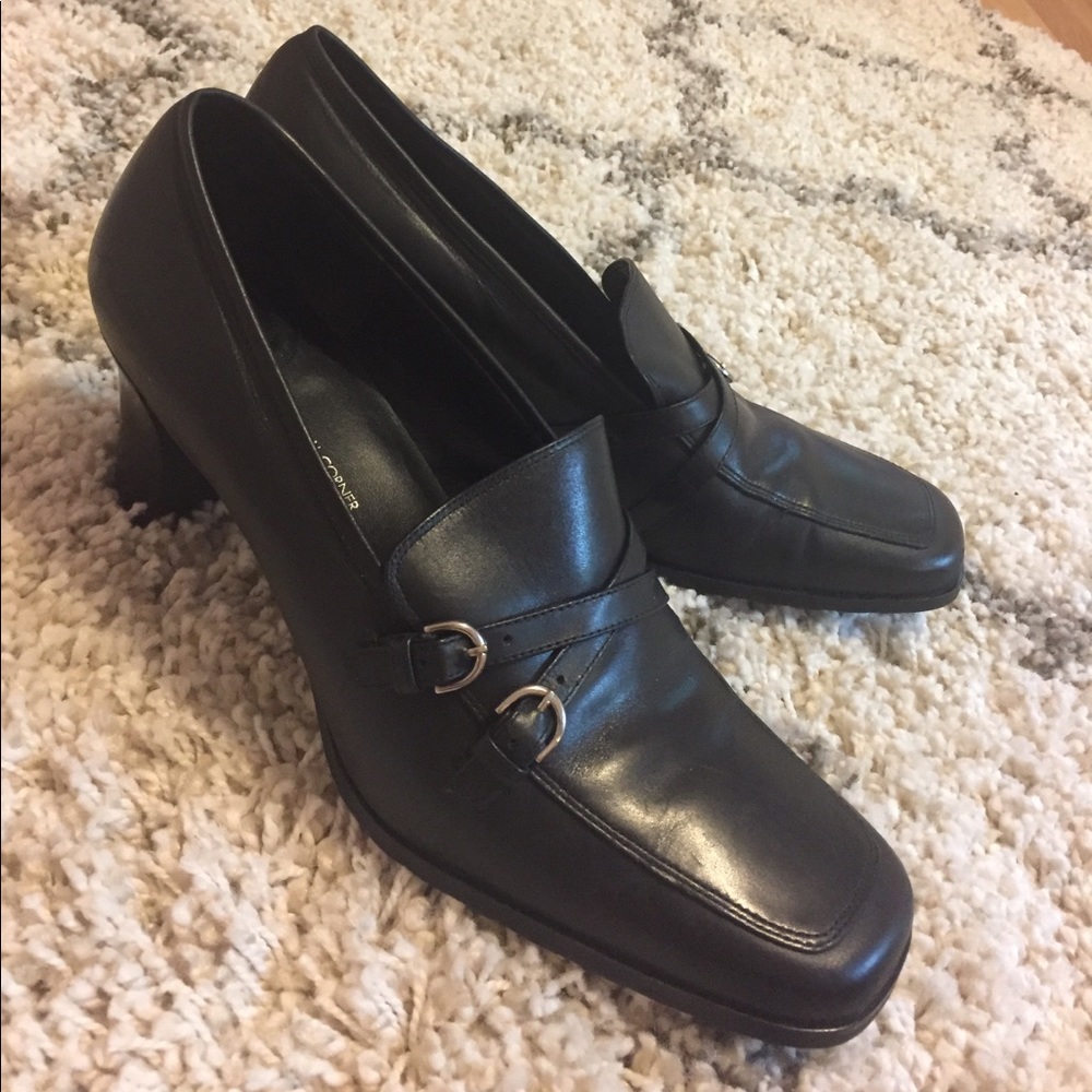 Black shoes with heel