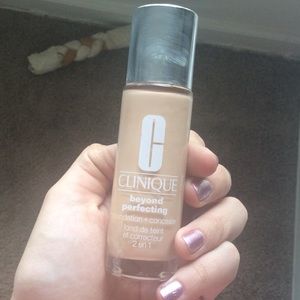 Clinique beyond perfect foundation