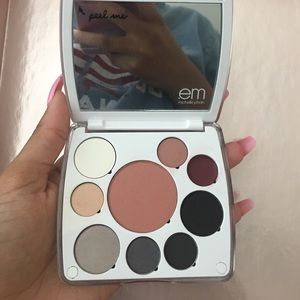 Michelle Phan makeup compact