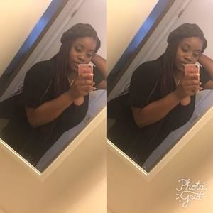 Meet your Posher, Adrianne