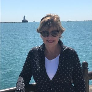 Meet your Posher, Deborah