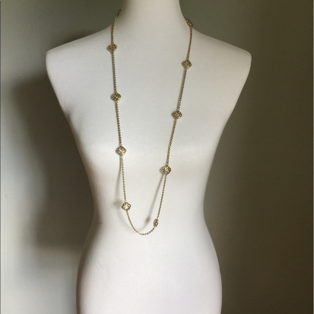 Kendra Scott necklace