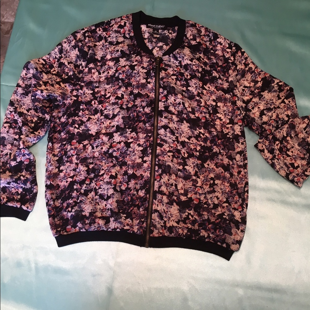 Floral Print Zip Up Jacket Size Medium