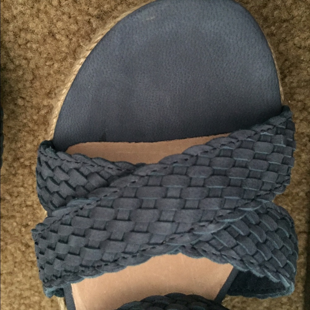 NWT Me Too espadrilles size 7.5