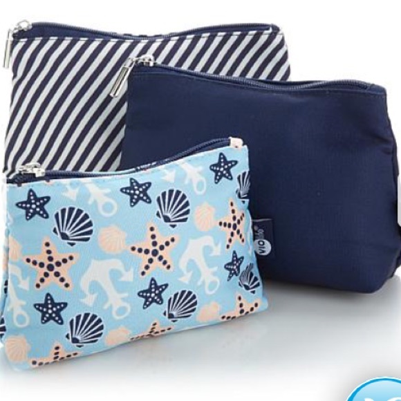 Handbags - 🆕 Set of 3 Canvas Travel Pouches