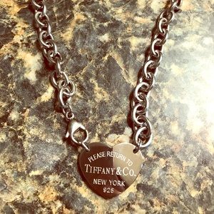 Beautiful Tiffany & Co necklace with original box