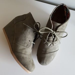 ModCloth Wedge Booties - NWOT sz7