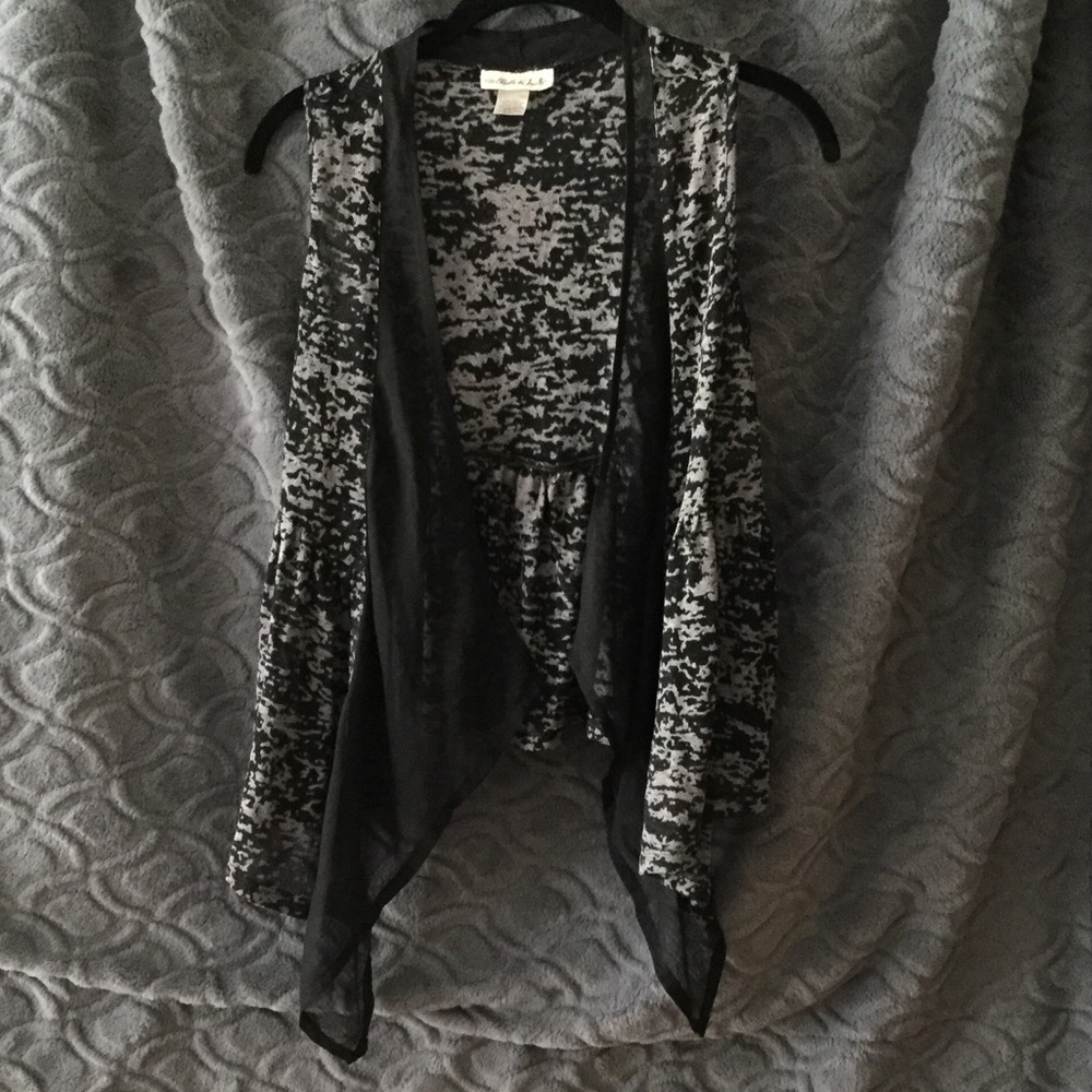 Closing Closet Sale! BelleDuJour S Black/Gray Vest
