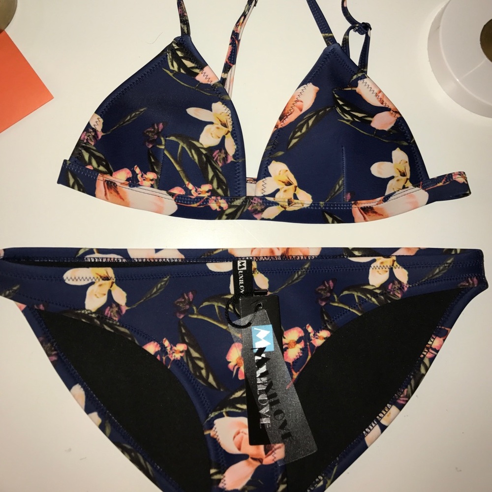 Triangl bikini look alike size M never worn