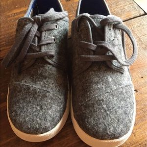 Toms- boys 3Y brand new