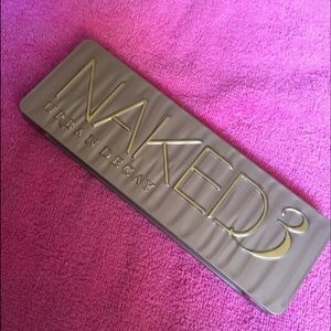 Naked 3 eye shadow