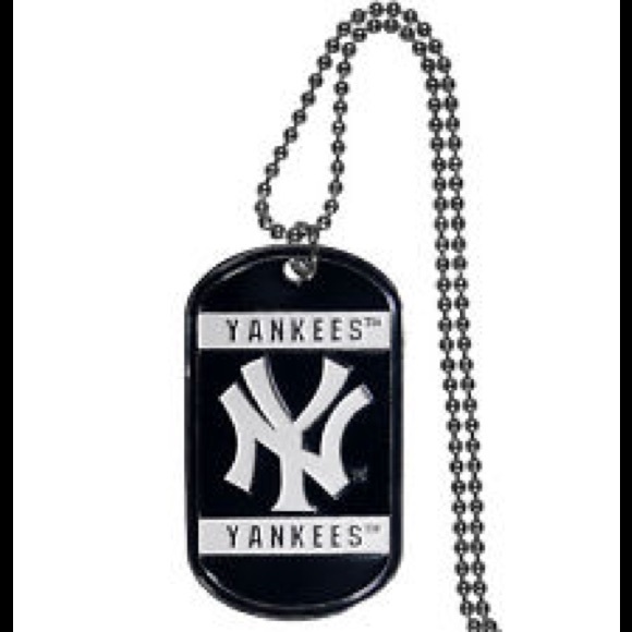 NWT Yankees Neck Tag Necklace - Picture 2 of 4