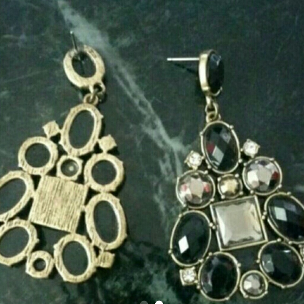 Vintage Dangle Earrings - Picture 2 of 3