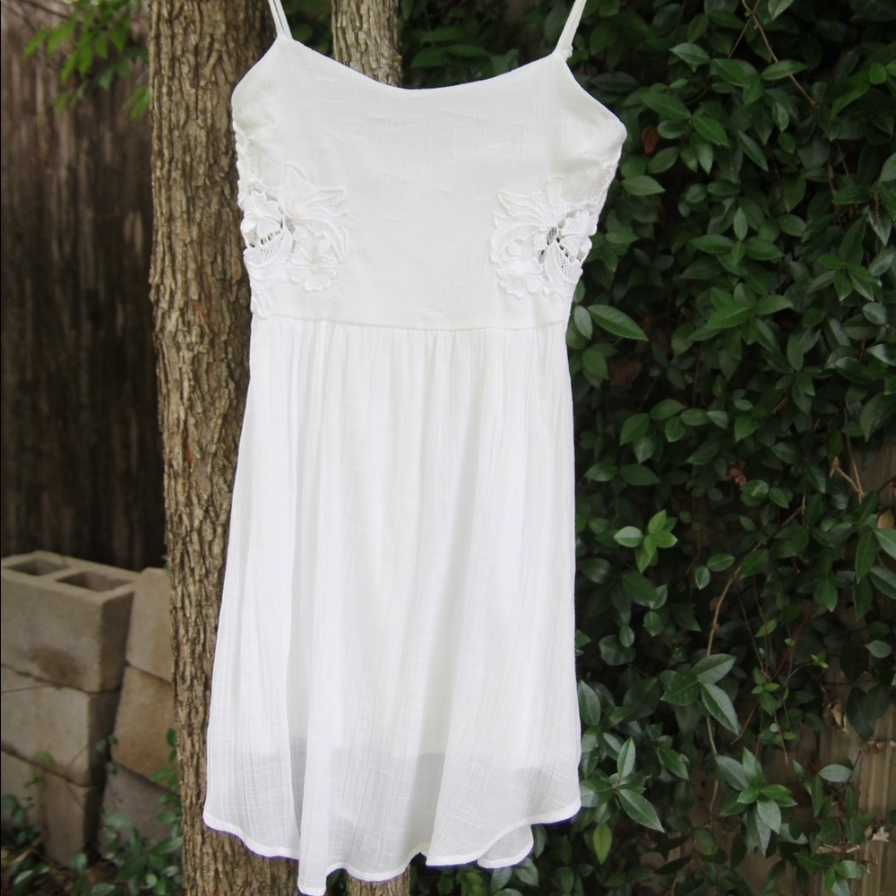 📣🎉🇺🇸 Socialite Floral Embroidered Summer Dress
