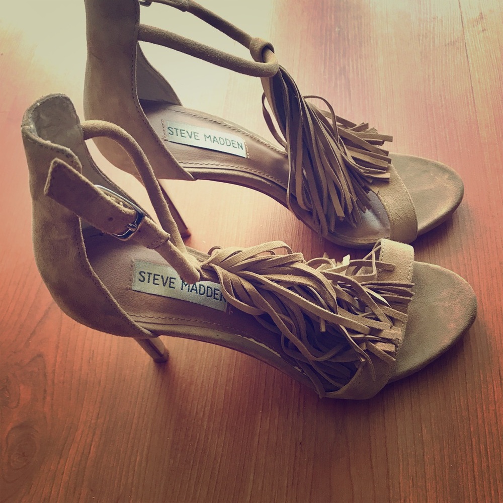 Steve Madden Beige Fringe Sandals