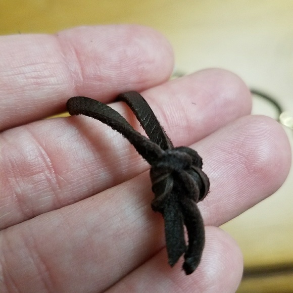 Slice Agate Pendant. Magenta/ Fuchsia Color - Picture 4 of 5