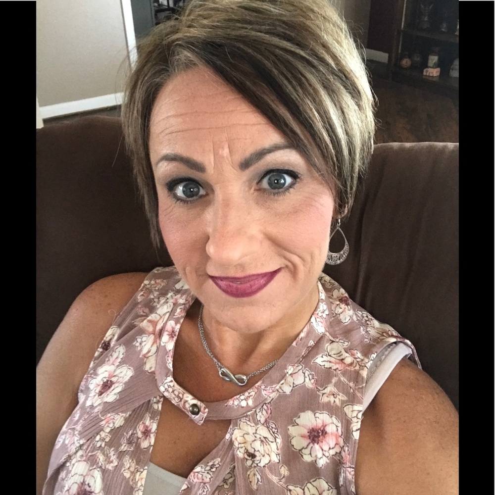 Meet your Posher, Melissa