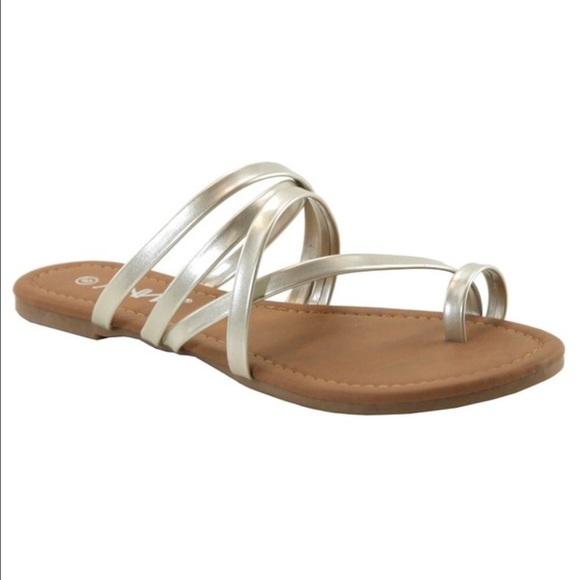 Sale! << Silver Flat Summer Sandals >> - Picture 2 of 2