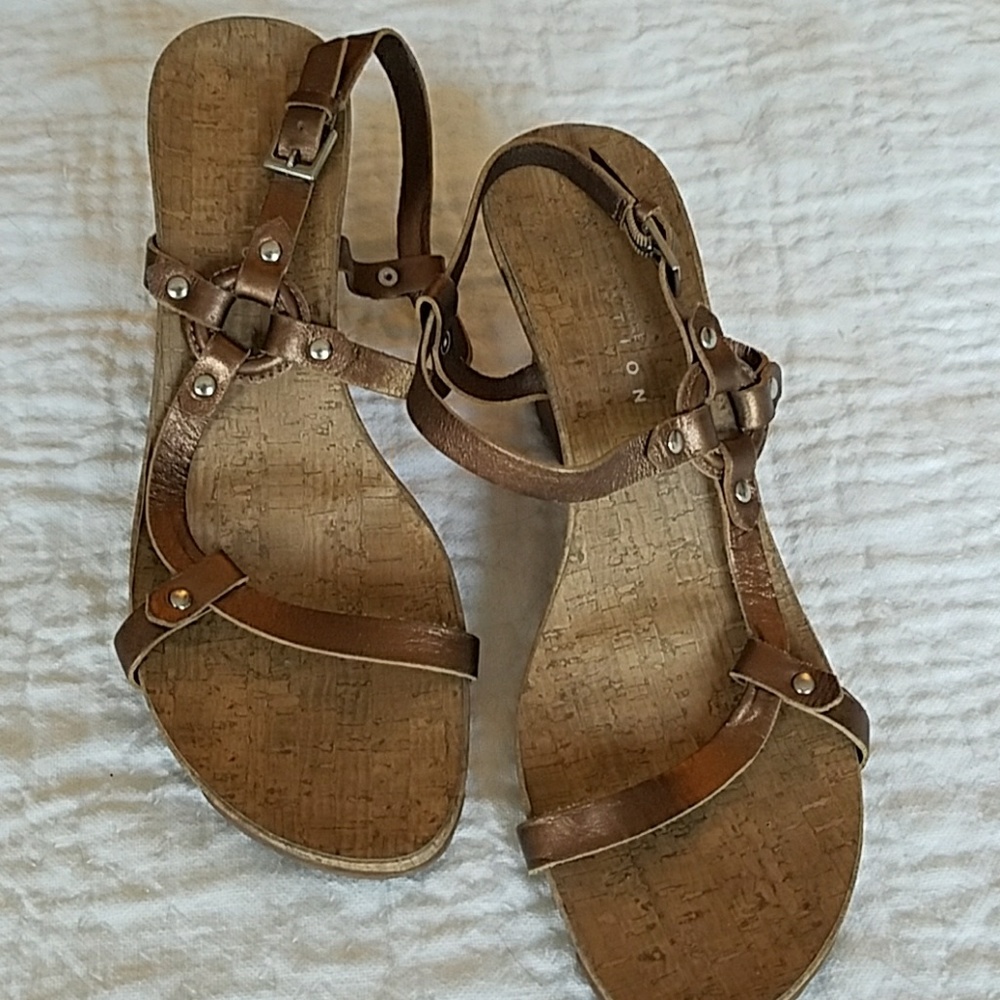 Wedge heels
