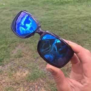 Costa Del Mar Isabela10